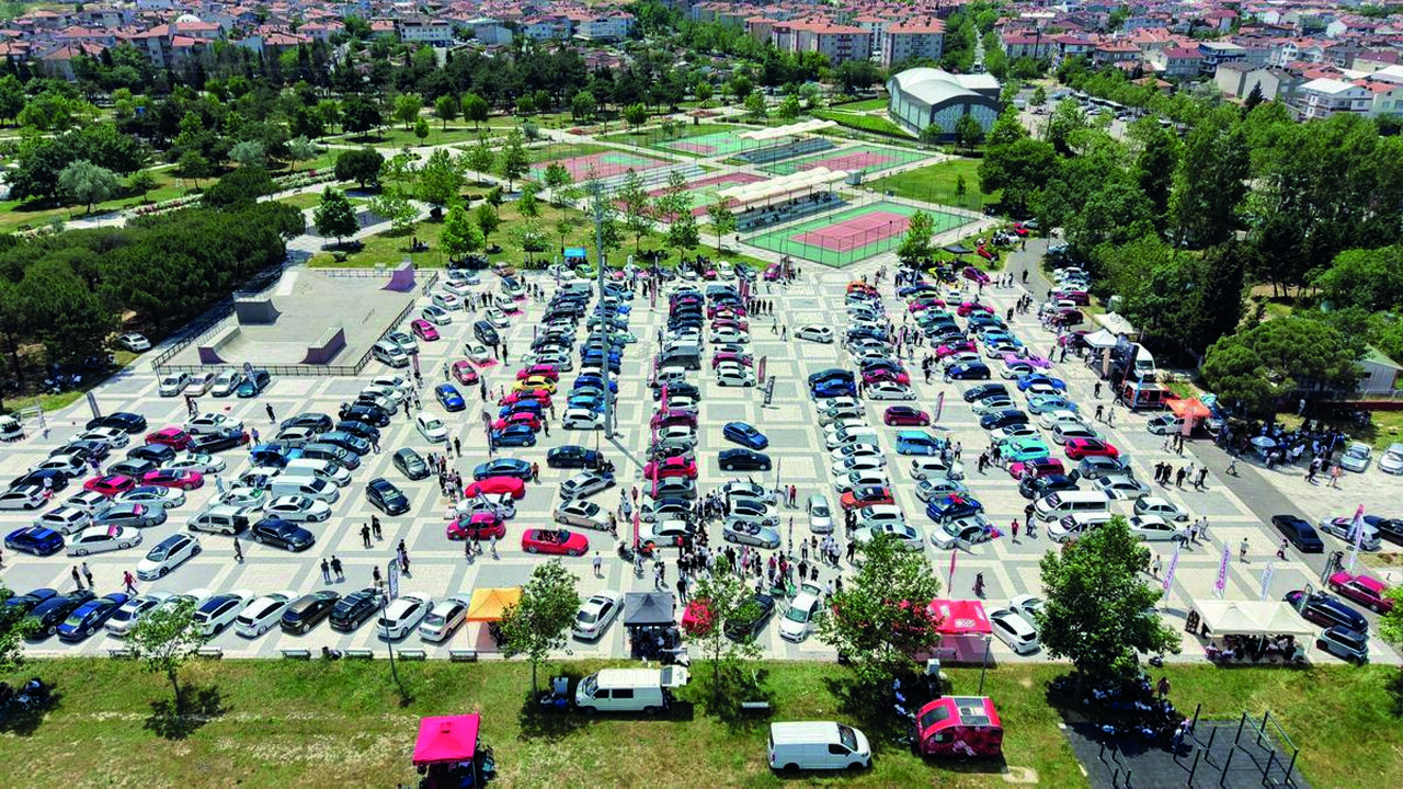 Çorlu’da Modifiye Tutkunları Buluştu: 300 Araç Sergilendi