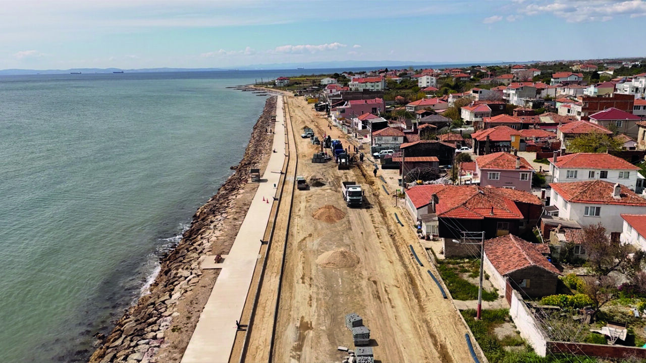 Eriklice Sahili Yenileniyor: Modern Sahil Projesinde Çalışmalar Sürüyor