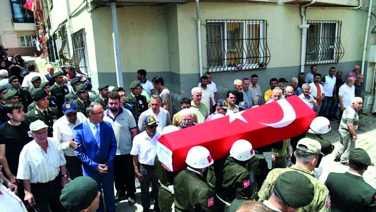 Kıbrıs Gazisi İbrahim Bahçeli Askeri Törenle Son Yolculuğuna Uğurlandı