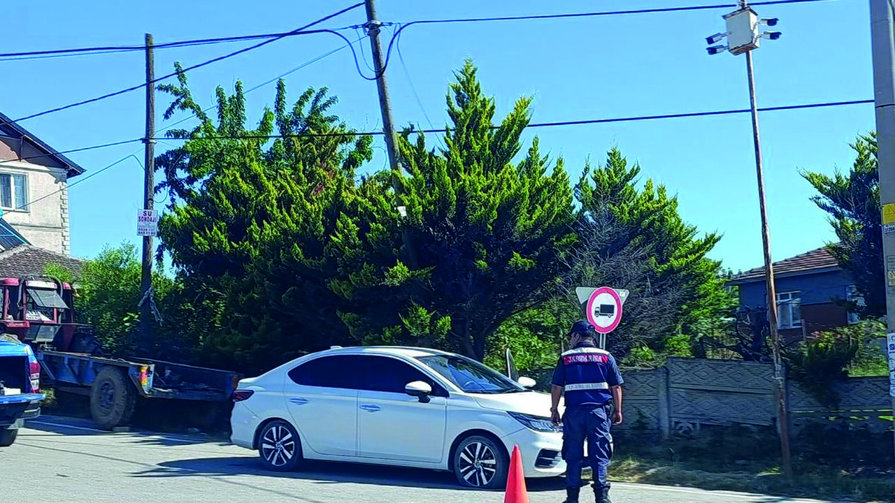 Saray'da Otomobilde Başından Vurulmuş Halde Bulunan Genç Hayatını Kaybetti