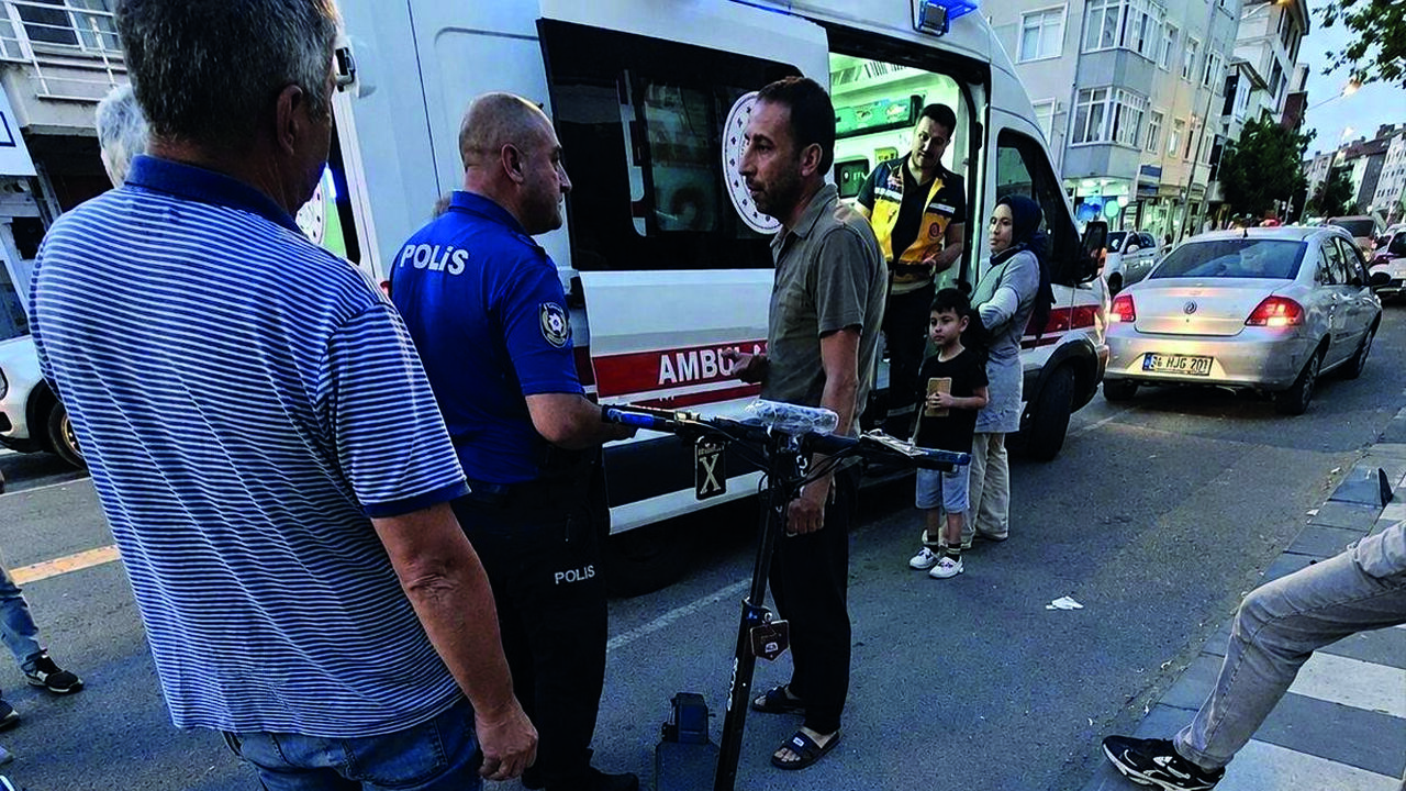 Yola Dökülen Yağ Kazaya Neden Oldu: Scooter Sürücüsü Yaralandı