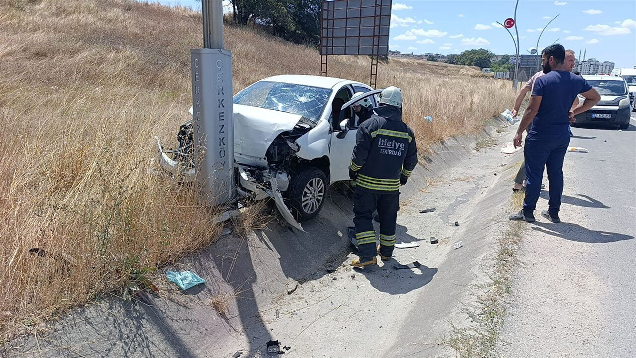 Çerkezköy'de Zincirleme Trafik Kazası: 1'i Ağır 3 Yaralı