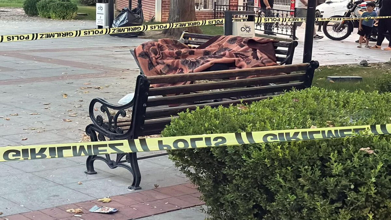 Çorlu'da Parkta Bir Kişi Ölü Bulundu