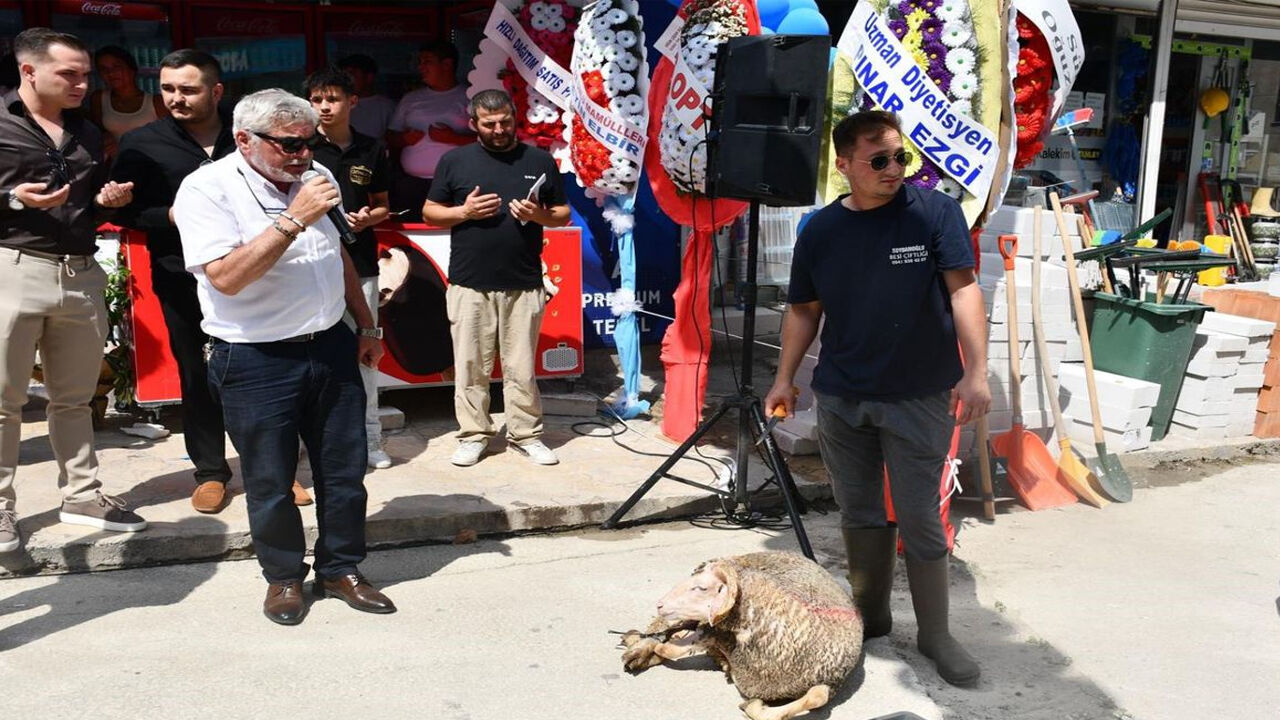 Tekel Bayii Açılışındaki Dua Tartışma Yarattı