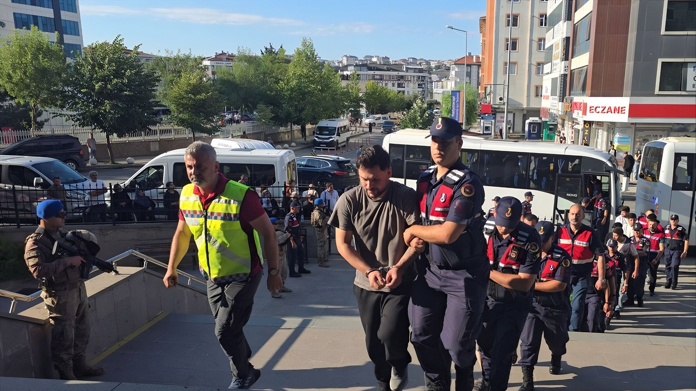 Tekirdağ Merkezli Yasa Dışı Bahis Operasyonunda Gözaltına Alınan 26 Şüpheli Adliyede