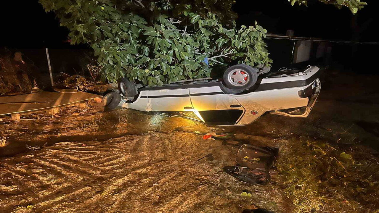 Pehlivanköy'de Otomobil Evin Bahçesine Devrildi: 1 Yaralı