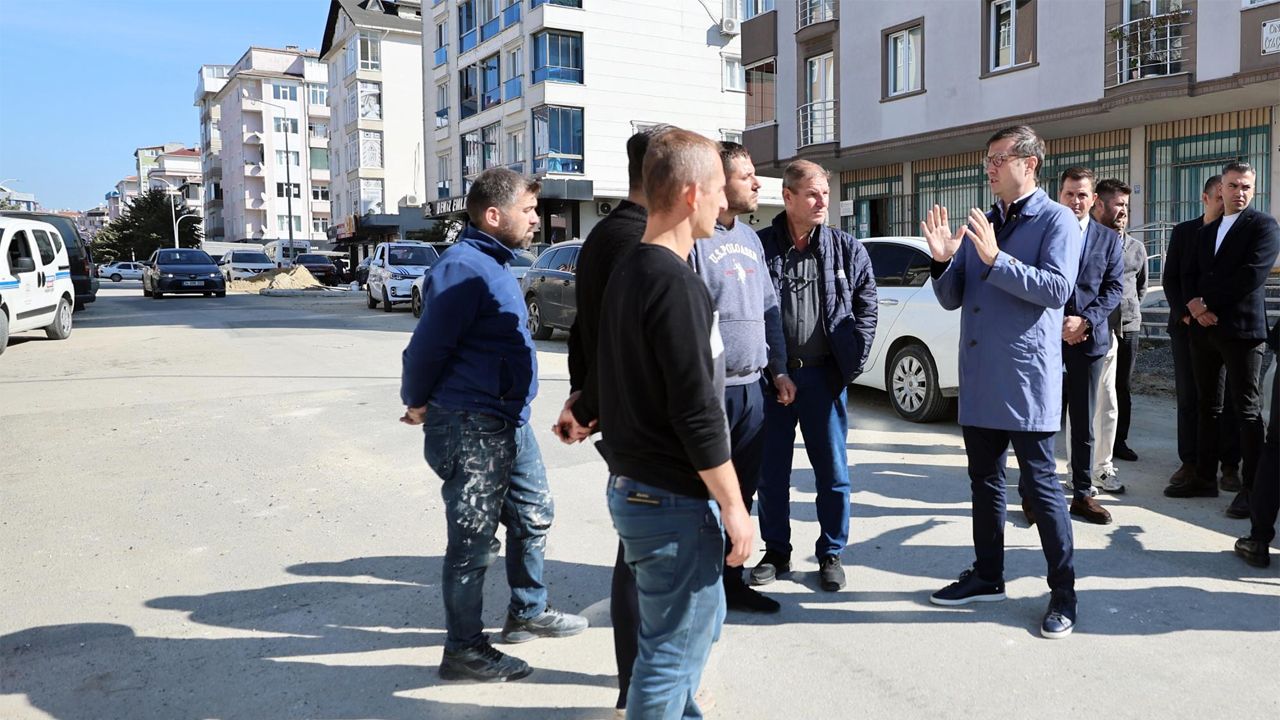Efendioglu Sokakta Kentsel Tasarim Calismalari Suruyor