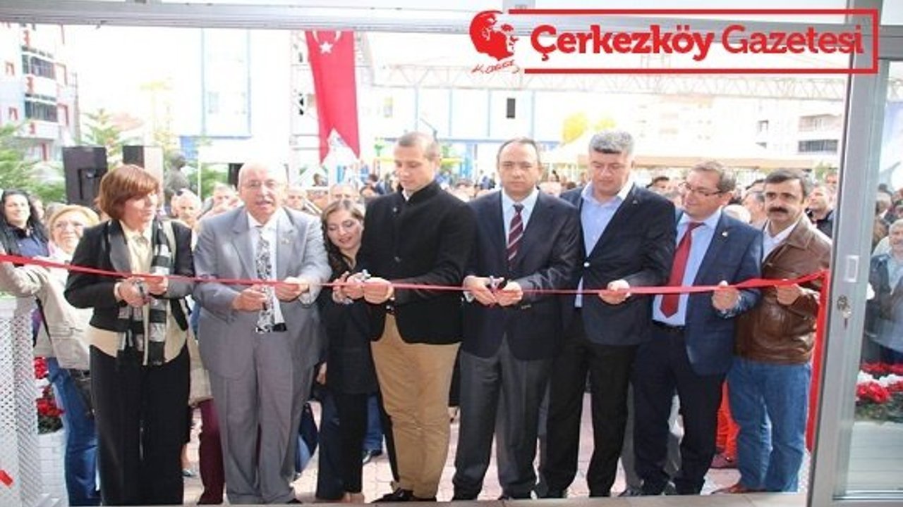 Türkan Saylan bir kez daha ölümsüzleşti