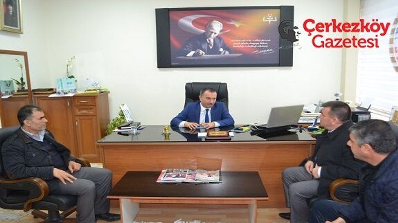 Öğretmen araçları servislere engel oluyor