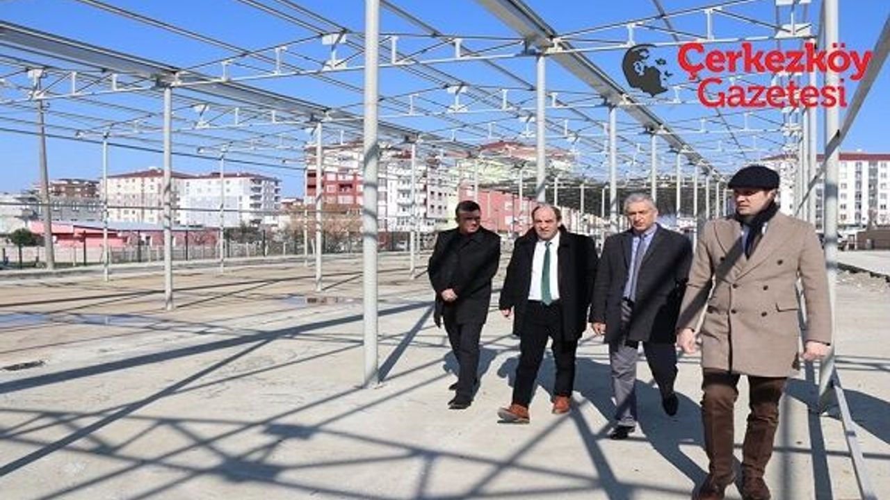 Pazar yeri çalışmaları hızla devam ediyor