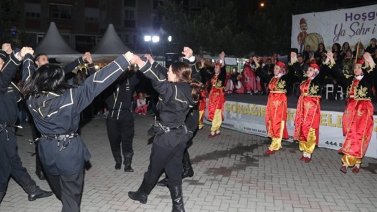 Kültür ve Sanat gecesi renkli geçti