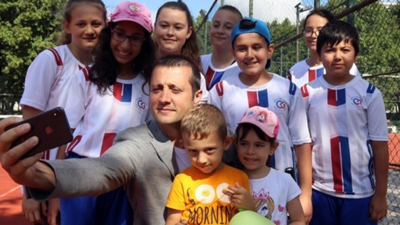 Akay yaz spor okulunu ziyaret etti