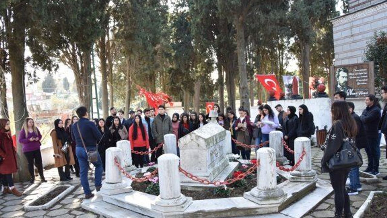 Vefatının 131. Yılında Namık Kemal Mezarı Başında Anıldı