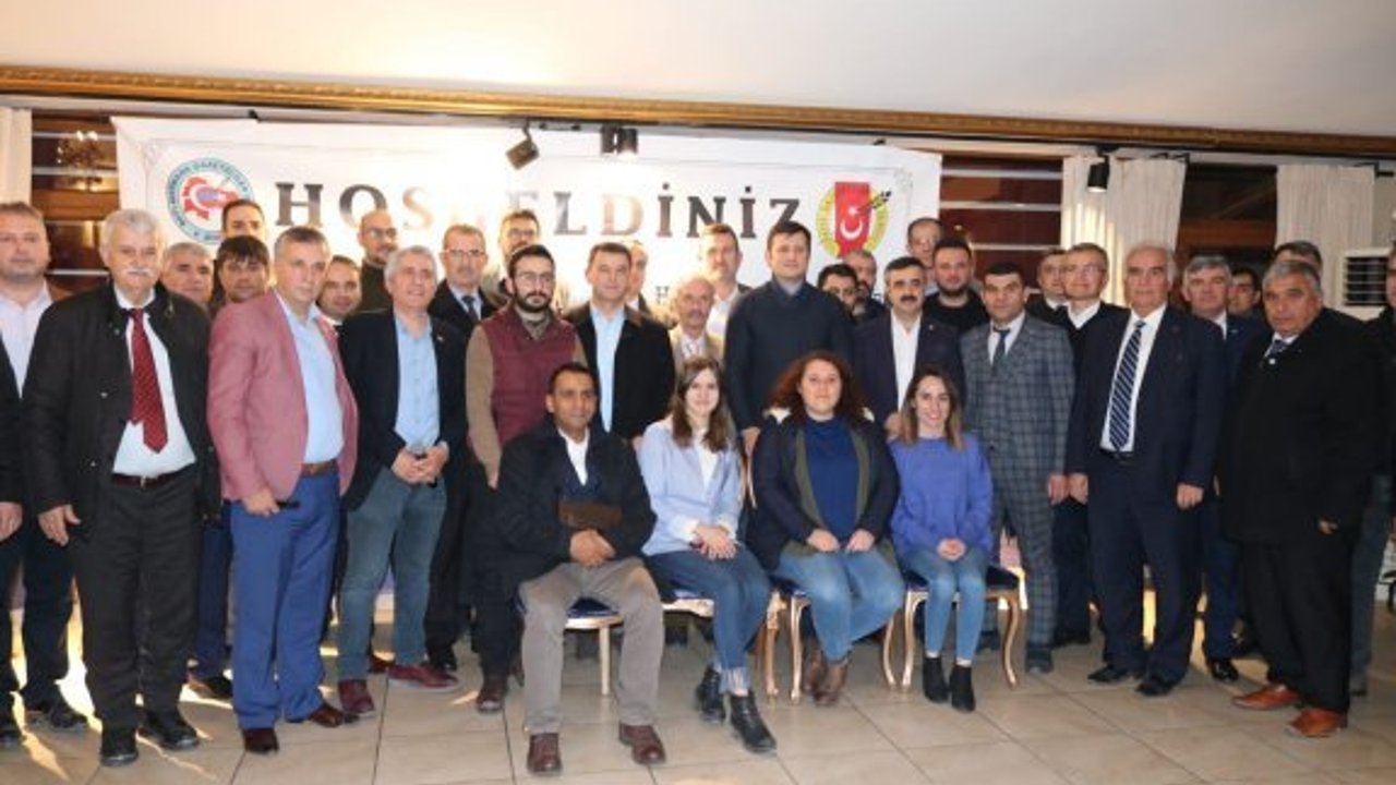 Çalışan gazeteciler, protokolü yemekte ağırladı