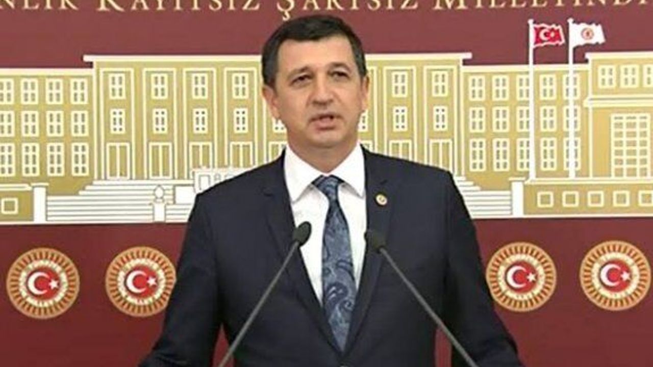 150 YILLIK KIZILAY YANDAŞLARA OYUNCAK EDİLDİ
