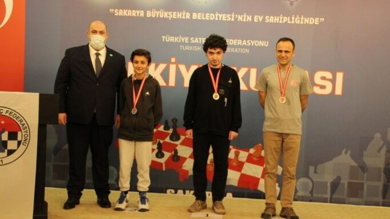 EGE ÇELİK YİĞİT TÜRKİYE İKİNCİSİ OLDU