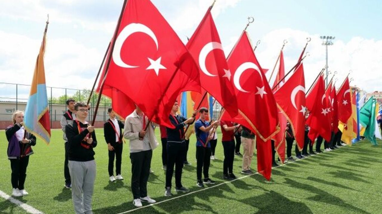 ÇERKEZKÖY’DE 19 MAYIS ATATÜRK'Ü ANMA, GENÇLİK VE SPOR BAYRAMINI COŞKU İLE KUTLANDI