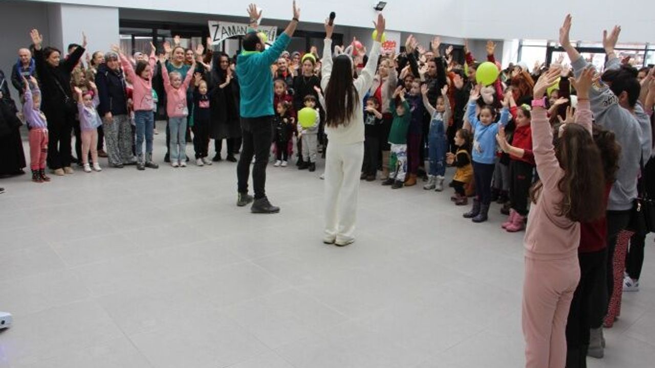 Çocuklar, Mutlu Çocuk Saatleri’nde gönüllerince eğlendi
