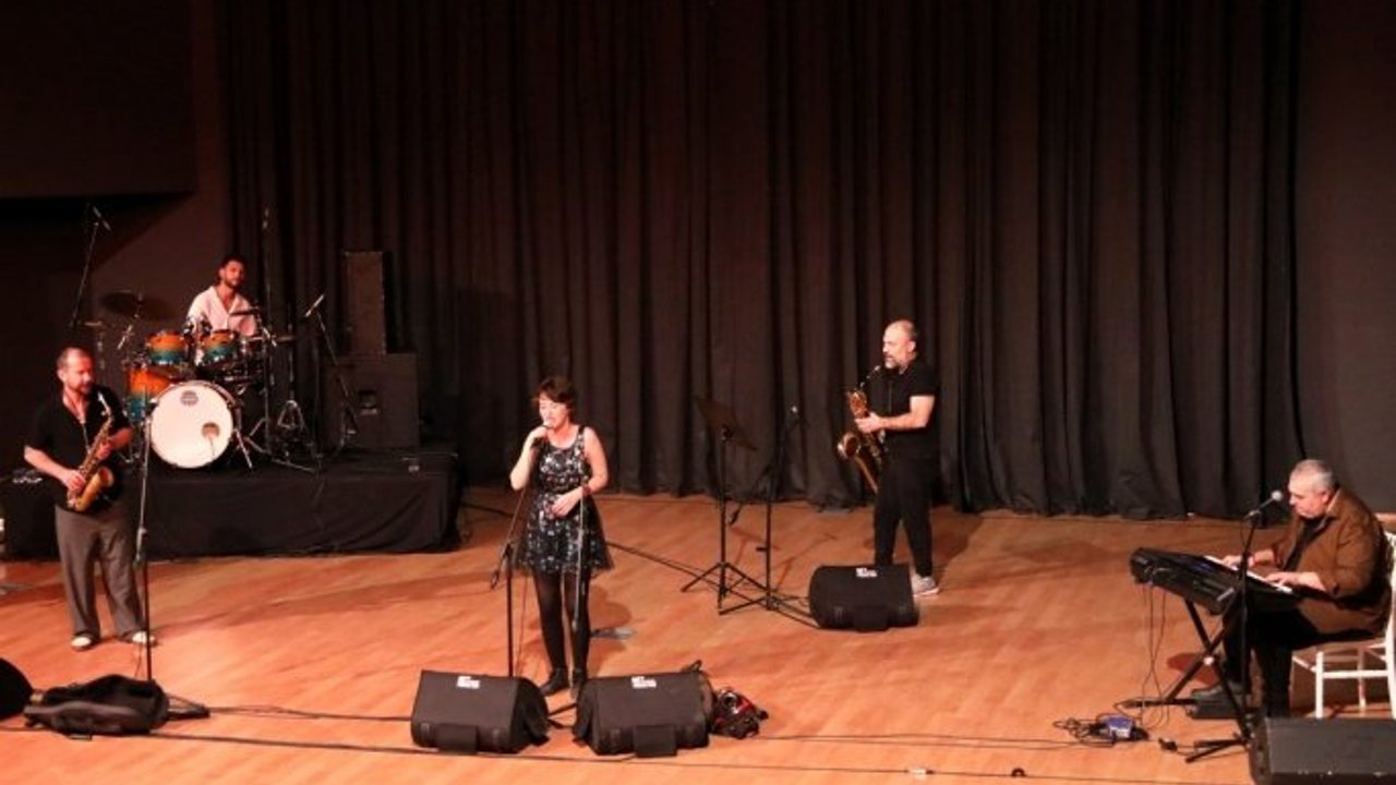 KOLEKTİF İSTANBUL ÇERKEZKÖY’DE KULAKLARIN PASINI SİLDİ