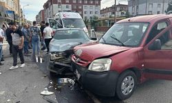 Tekirdağ Muratlı’da İki Otomobil Çarpıştı: 2 Yaralı