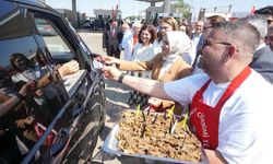 Bakan Göktaş Kapıkule'de Gurbetçilerle Buluştu