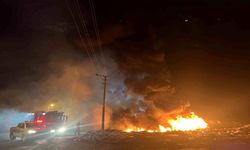 Tekirdağ'da Atık Döküm Alanında Yangın: Alevler Geceyi Aydınlattı