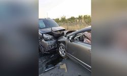 Keşan'da İki Araç Çarpıştı: 2 Kişi Yaralandı