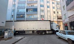 Lüleburgaz'da Sokağı Kapatan Tır Sürücüsüne Ceza