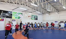 Milli Güreşçiler Edirne’de Şampiyonalara Hazırlanıyor