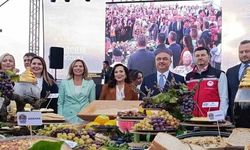 Türkan Şoray Tekirdağ’da festival sahnesinde dans etti