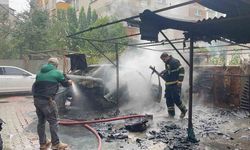 Çerkezköy’de park halindeki otomobil alev aldı: Araç sahibi yaralandı