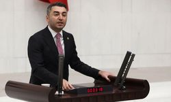 CHP’li Cem Avşar Özel Okullardaki Fahiş Kitap Zamlarını TBMM Gündemine Taşıdı