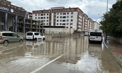 Çerkezköy’de sağanak su baskınlarına yol açtı: Su 50 santimetreye ulaştı