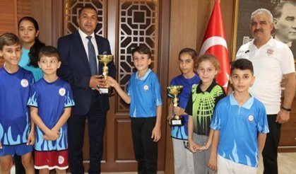 Şampiyonlardan Başkan Vekiline ziyaret