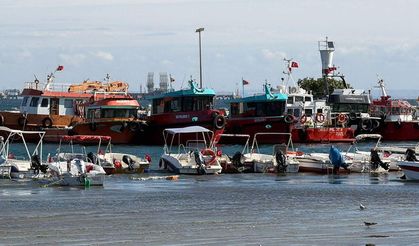 Tekirdağ’daki fırtına eğitim uçuşlarını durdurdu, balıkçılar denize açılamadı