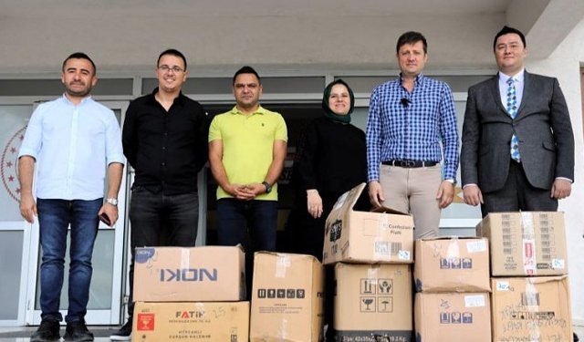 1000 ÖĞRENCİYE KIYAFET YARDIMI 5 BİN ÖGRENCİYE KIRTASİYE SETİ