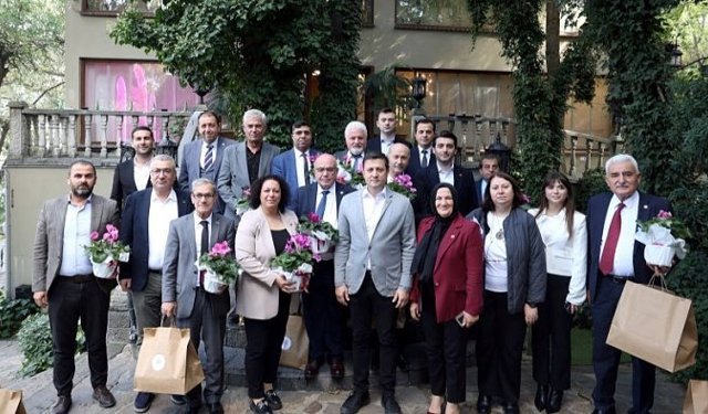 Muhtarlar gününü kutladılar