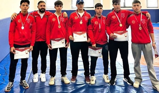 GÜREŞÇİLERDEN BÜYÜK BAŞARI