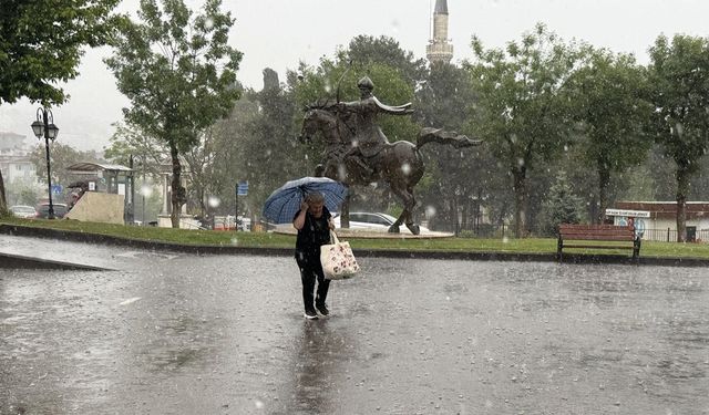 Tekirdağ’da Sağanak Yağış Hayatı Olumsuz Etkiledi