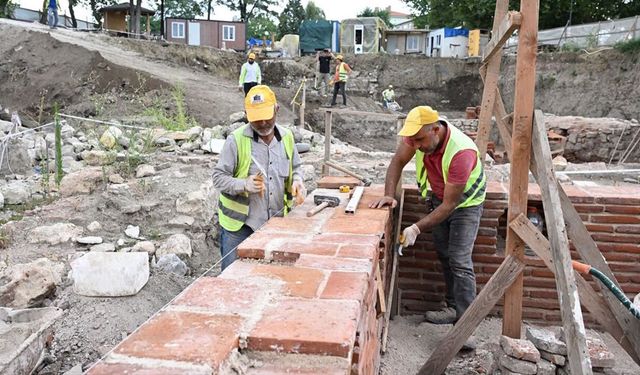 600 Yıllık Gazi Mihal Hamamı Yeniden Hayat Buluyor