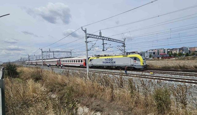Çerkezköy'de Yolcu Treninin Vagonu Raydan Çıktı