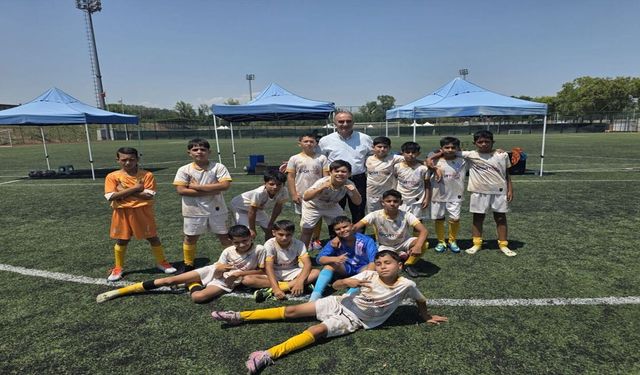 Edirne'de Yaz Spor Okulları Turnuvası Sürerken Enez Sahilleri Doldu