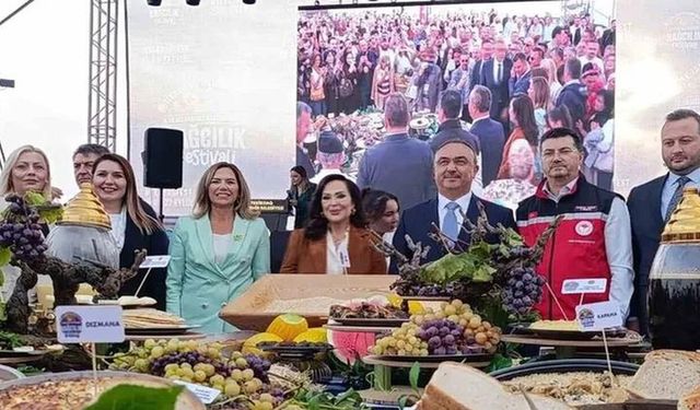 Türkan Şoray Tekirdağ’da festival sahnesinde dans etti