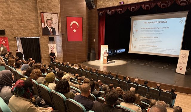 Dijital bağımlılık konferansında ailelere rehberlik mesajı