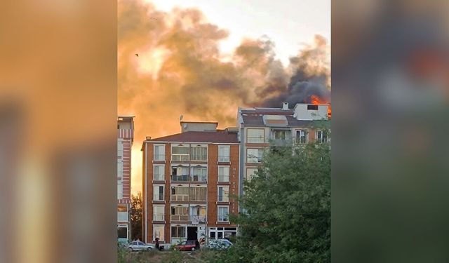 Muratlı’da Çatı Yangını Paniğe Neden Oldu
