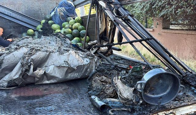 Çorlu’da karpuz yüklü kamyonetin kasasında yangın çıktı