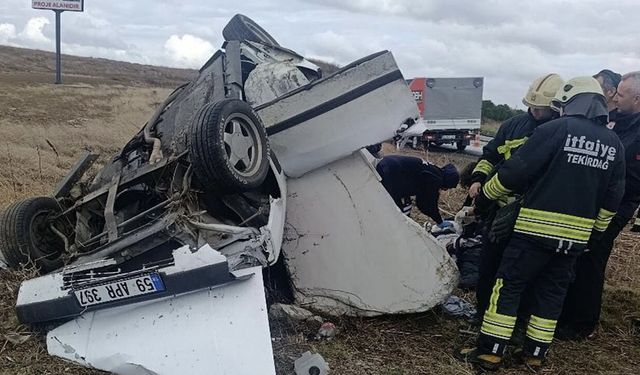 Muratlı’da otomobil tarlaya devrildi: 1 ölü, 3 yaralı