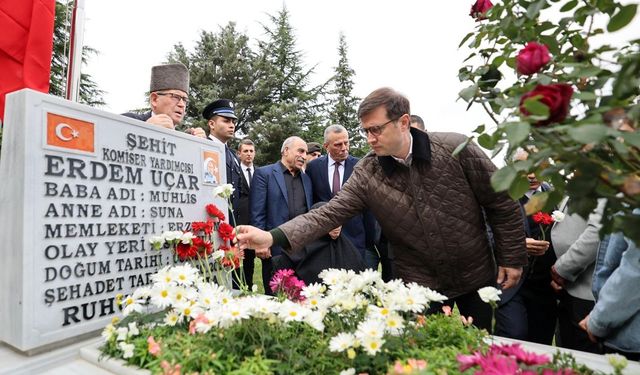 Şehit Komiser Yardımcısı Erdem Uçar kabri başında anıldı
