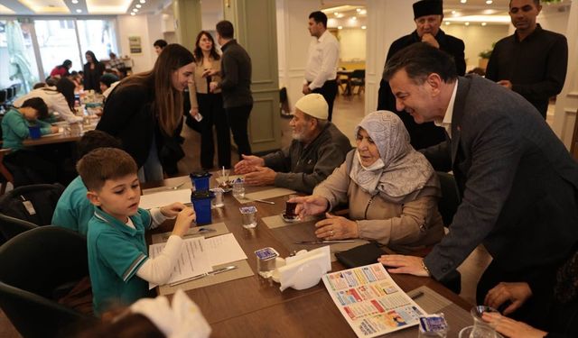 Kapaklı’da yaşlılar ile öğrenciler “Kapaklı’nın Çınarları Buluşuyor” etkinliğinde bir araya geldi