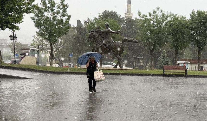 Tekirdağ’da Sağanak Yağış Hayatı Olumsuz Etkiledi